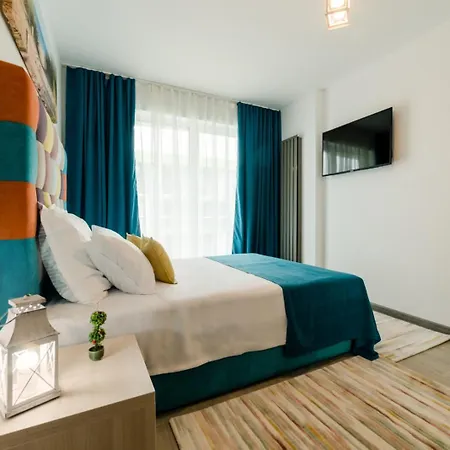 Apartament Jumeirah - Pool & Prima Linie La Mare Năvodari