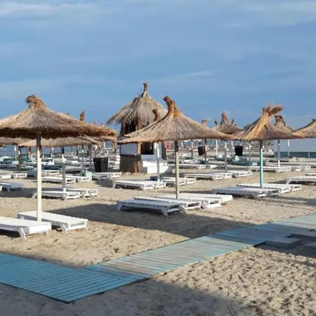 Jumeirah - Pool & Prima Linie La Mare