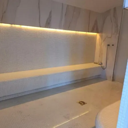 Apartment Jumeirah - Pool & Prima Linie La Mare